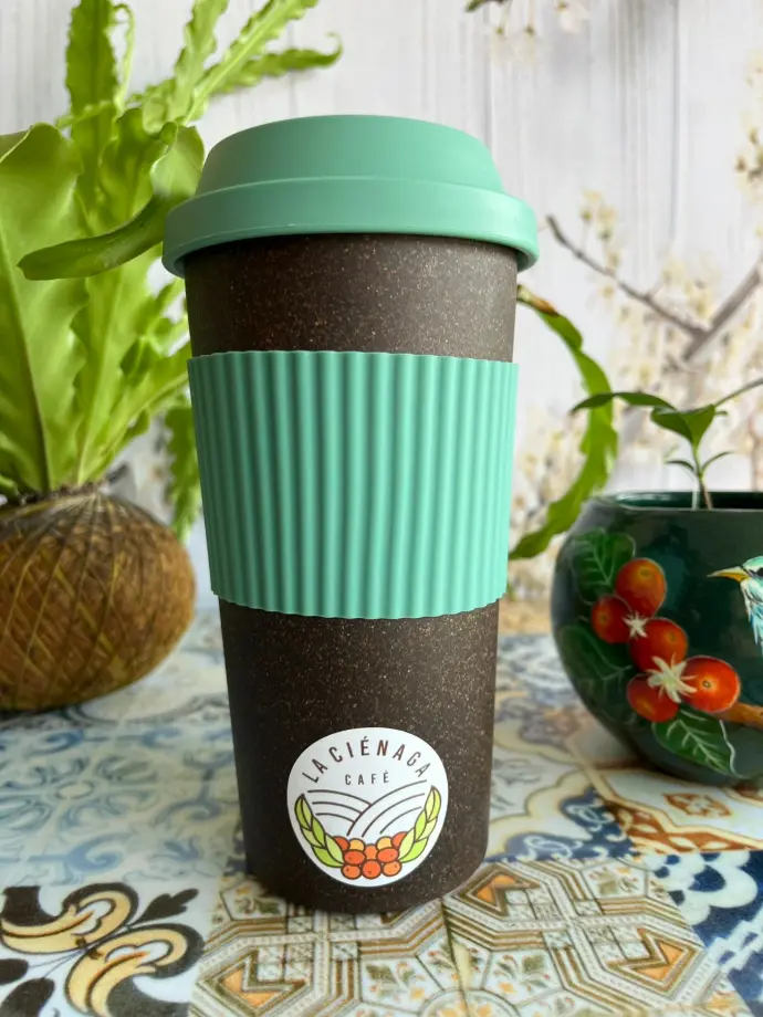 TERMO DE CAFE (40% RESIDUOS DE CAFE/60% PLASTICO RECICLADO)